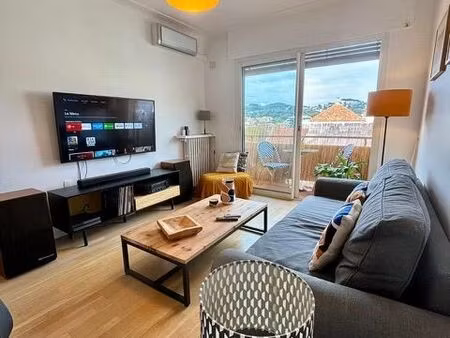 cannes secteur broussailles  spacieux 2p meublé climatisé rénové 42m² 5ème étage balcon ex