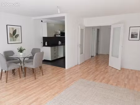 3 pièces meublé  2 chambres  rdc avec balcon