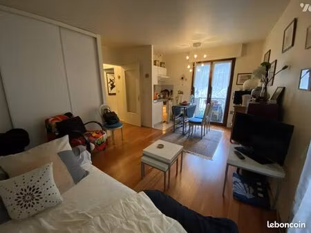 studio 1 pièce 28 m²