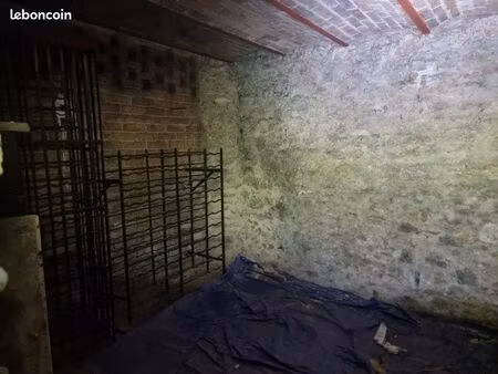 location cave de 10m2 saine - victor hugo