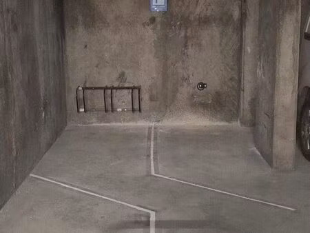 lot de deux places de parkings à vendre - paris 10