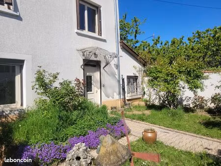 maison 10 pièces 220 m²