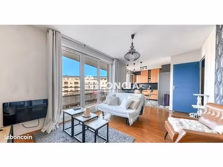 lyon 3 rue du pensionnat-t2 meublé et rénové avec terrasse et garage