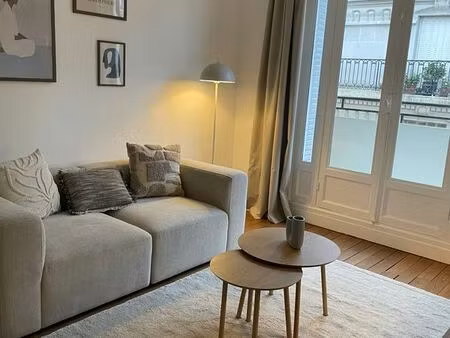 t2 meublé 55m² 5ème ét. avec balcon  refait à neuf  très lumineux – paris 15e