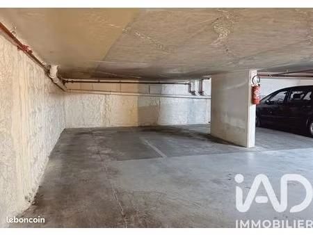 parking/box paris