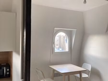 studio dernier étage avec ascenseur en viager libre