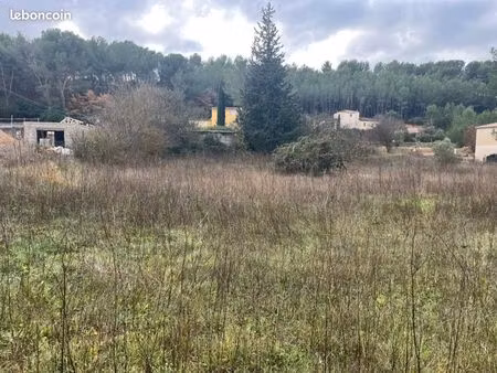 terrain 2 000 m² ventabren