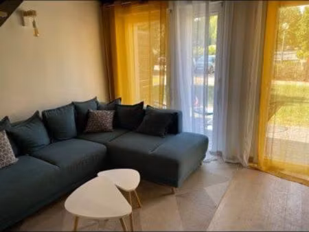 vend maison mitoyenne dans résidence privée avec piscine