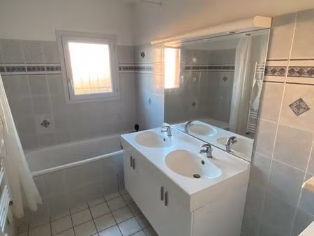 maison mitoyenne limite lyon 8ème