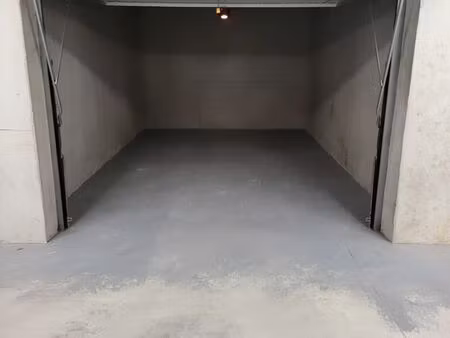 garage secteur rocade hyper sécurisé avec électricité résidence récente