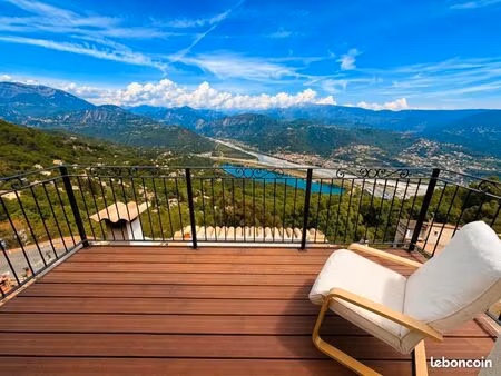 maison de village d’exception en triplex – le broc – vue panoramique