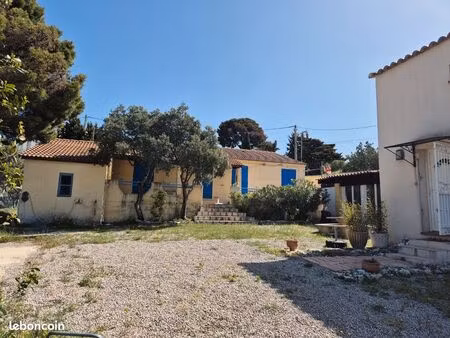 2 maisons sur un terrain de 1 000m²