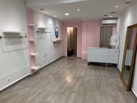 urgent droit au bail - local 50 m2 avec 2 vitrine