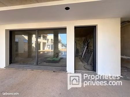 immeuble 1 pièce 64 m²