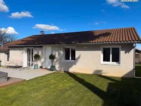 maison plain-pied et hors lotissement 120m2 (4 chambres) sur la commune de montanay  hyper