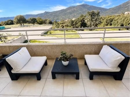 t3 lumineux 69 m² – dernier étage avec aperçu mer – propriano