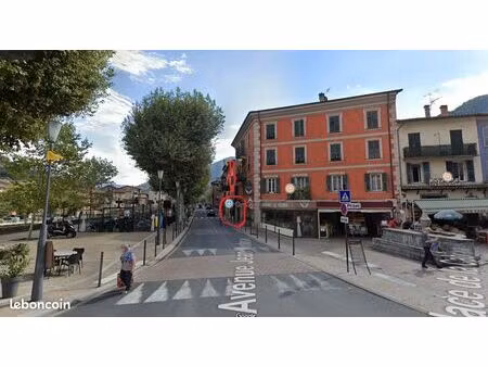 loue local commercial