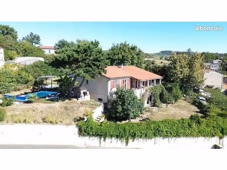 maison 190 m2 5 chambres  piscine  sur les hauteurs de lozanne