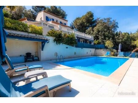 villa 11 pièces 368m2