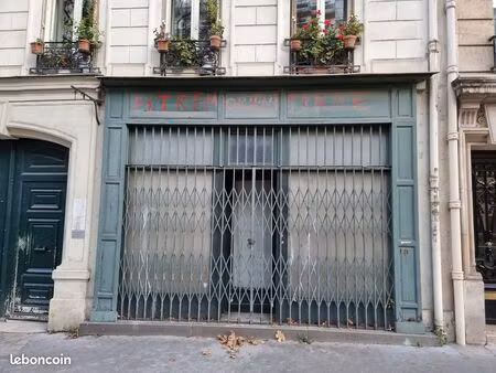 à louer (proximité métro raspail)  boutique 24 m² + arrière-boutique 31 m² + ssol 15 m² (p