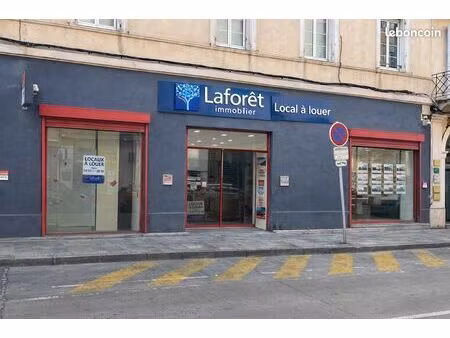 local commercial 75 m² bastia