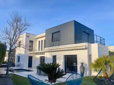 maison 6 pièces 276 m²