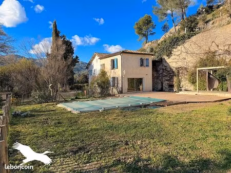 maison 6 pièces 196 m²