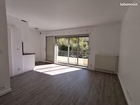 studio 1 pièce 29 m²
