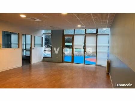bureaux 366 m²