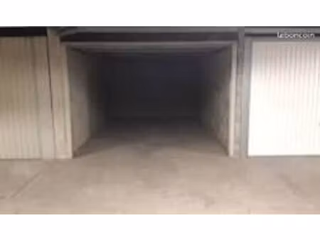 location garage proche part dieu