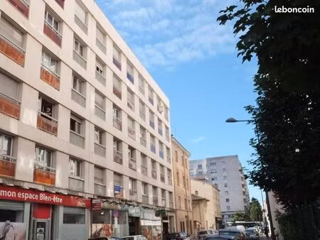 garage / box 11 m² villeurbanne