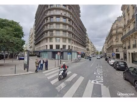 boutique 24 m² paris