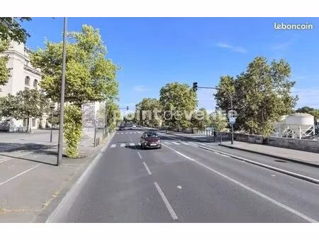 local commercial 230 m²