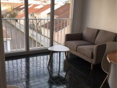 grand t1 meublé au calme à oullins