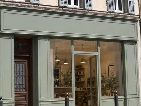 local commercial à louer