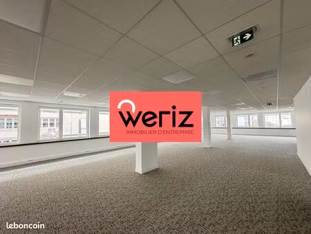 bureau 451 m²