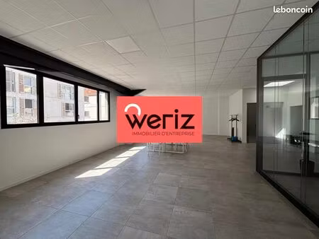 bureau 210 m²