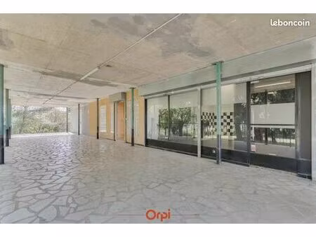 local commercial 118 m²