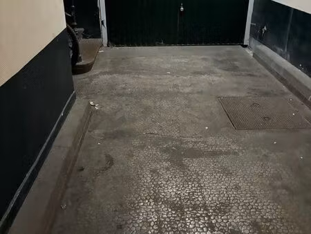 garage / dépôt 45 m² – lyon 7 – électricité  grande hauteur  porte automati