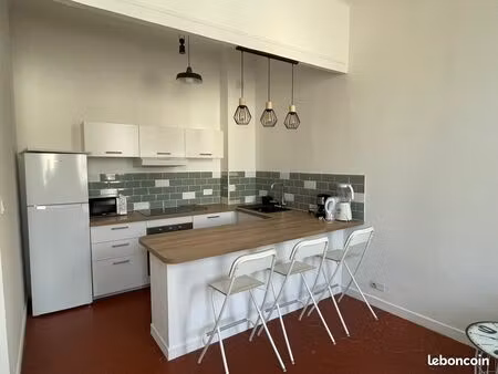 beau t2 meublé de 39 m²env. refait avec goût secteur baille – notre-dame-du-mont (13005)