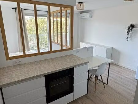 superbe studio meublé avec terrasse – refait à neuf – vieille chapelle