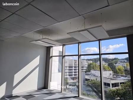 bureaux 396 m²