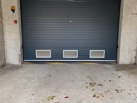 garage  secteur  amphithéâtre