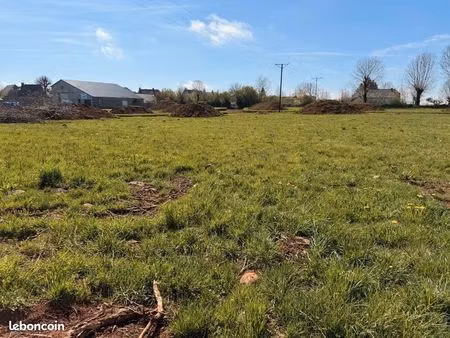 terrain 706 m² therondels