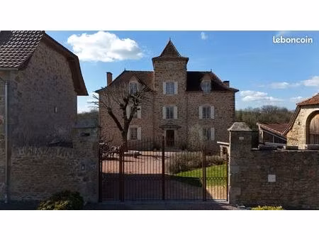 terrain 25 pièces 821 m²