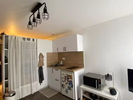 loue t1bis non meublé avec parking libre de suite