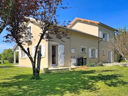 maison de 160 m² : 6 pièces terrain de 3750 m²