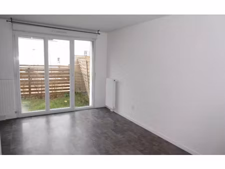 location appartement  m² t-1 à sainte-geneviève-des-bois  840 €
