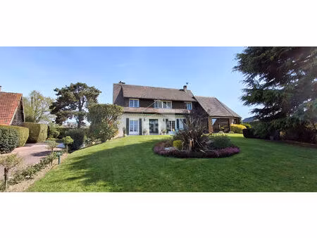 maison la londe 8 pièce(s) 184 m2  1850 m2 de terrain.