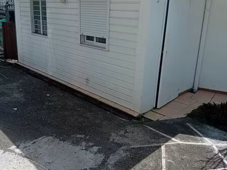 studio meublé 29 m2-parking-tout inclus